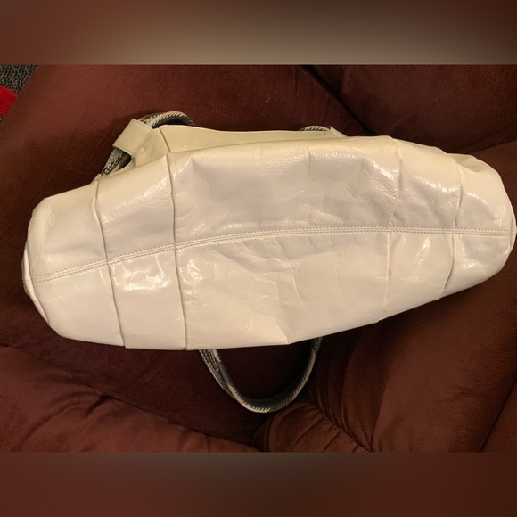 SONDRA ROBERTS - Picture 7 of 11